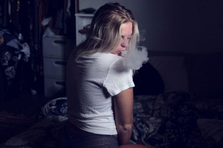 Chica vapeo